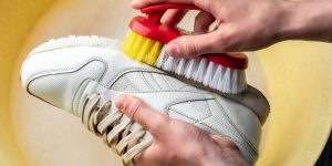 Cara Cuci Sepatu